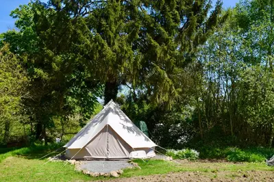 Jardin de l'établissement L'Angeberdière - Tente nature au calme