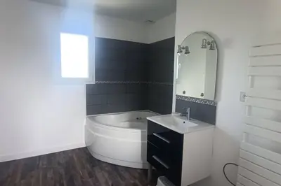 Salle de bains dans l'établissement grande maison entière de 120m2