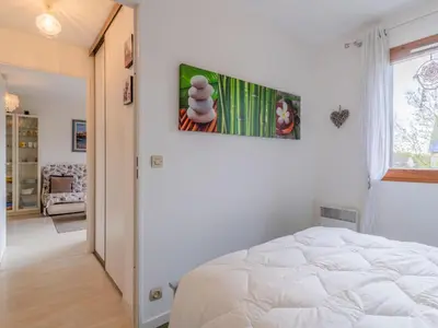 Un ou plusieurs lits dans un hébergement de l'établissement Apartment Les Sylvestres-5 by Interhome