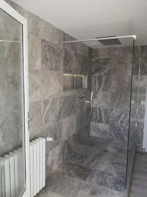 Salle de bains dans l'établissement Spa privatif face mer Riva Romantic & SPA