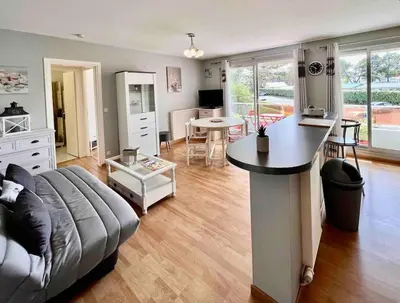 Coin salon dans l'établissement Appartement sur le port.