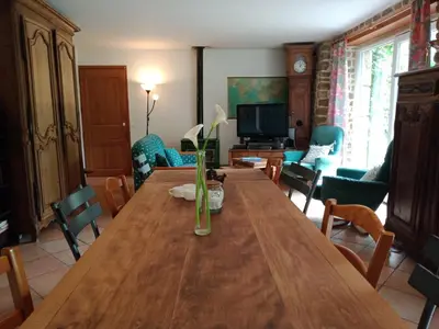 Coin salon dans l'établissement GITE LE PRESSOIR DE LA BAIE 20 km DU MONT ST MICHEL
