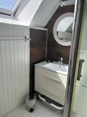 Salle de bains dans l'établissement La Maisonnette
