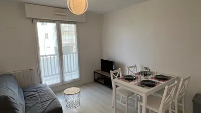 Coin salon dans l'établissement Appartement 2 pièces en rez-de-chaussée dans résidence avec accès direct à la plage