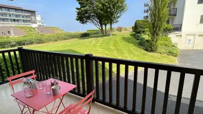 Balcon ou terrasse dans l'établissement Appartement 2 pièces en rez-de-chaussée dans résidence avec accès direct à la plage