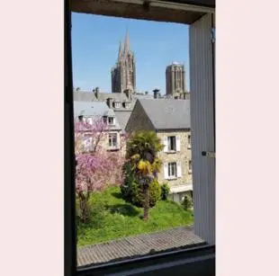 Jardin de l'établissement La Miséricorde-Maxi 1famille for4