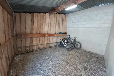 Vélo sur le terrain de l'établissement Le Cormoran emplacement idéal, moderne très équipé ou dans les environs