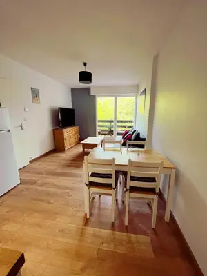 Cuisine ou kitchenette dans l'établissement Calme et arborée proche de la plage