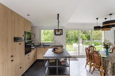 Cuisine ou kitchenette dans l'établissement Le clos de la Roche Angevin - Charmante maison 6 voyageurs