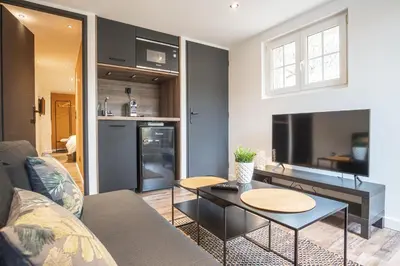 Cuisine ou kitchenette dans l'établissement La villa MaRisKa et son SPA