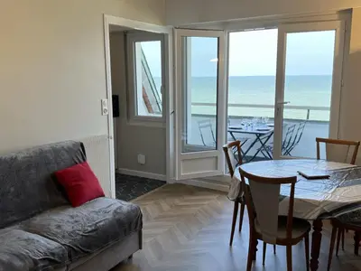 Coin salon dans l'établissement Studio cabine avec parking près de la plage - FR-1-487-353