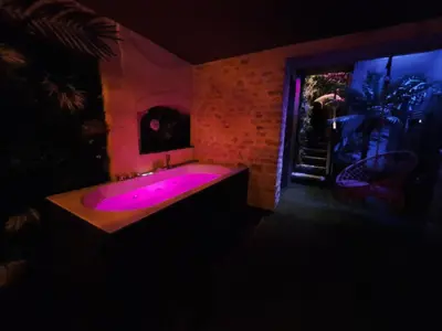 Plan de l'établissement La Bayeuzen - La Tropicale - Love Room