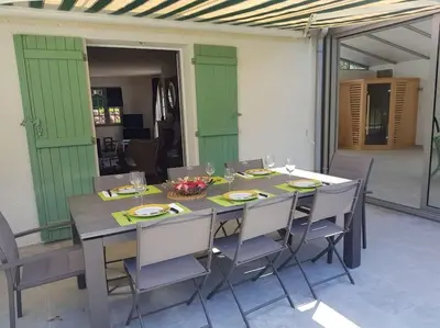 Nourriture dans la villa ou à proximité