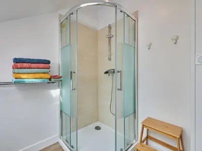 Salle de bains dans l'établissement Apartment Le laizon 2 by Interhome