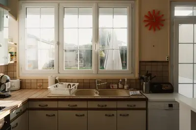 Cuisine ou kitchenette dans l'établissement Maison Plage Adouda
