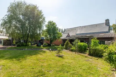 Jardin de l'établissement La Halte des Miquelots - Appt avec jardin