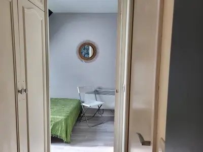 Coin salon dans l'établissement Duplex en front de mer avec balcon à Merville-Franceville-Plage - FR-1-465-99