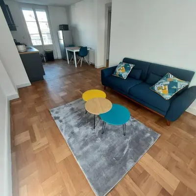 Coin salon dans l'établissement Appartemement F2 refait à neuf hyper centre