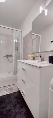 Salle de bains dans l'établissement Le Corsaire