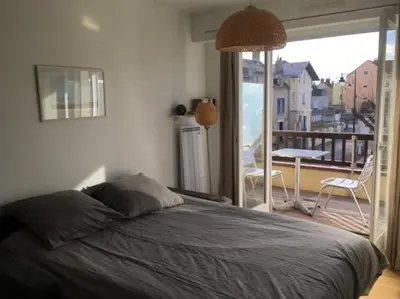 Un ou plusieurs lits dans un hébergement de l'établissement Un Balcon sur la Mer - Appt à 30m de la plage