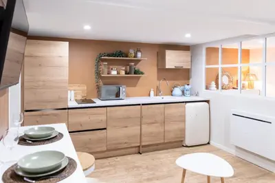 Cuisine ou kitchenette dans l'établissement Chaleureux Studio - Centre Ville, Zénith - Wifi