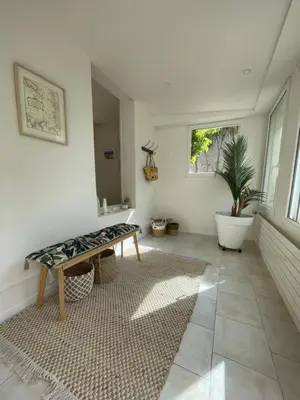 Coin salon dans l'établissement Villa Blanche