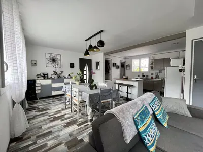Cuisine ou kitchenette dans l'établissement Maison avec jardin centre ville
