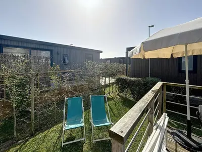 Piscine de l'établissement Mobil-home Grand Confort à Jullouville - Plage, Piscine Chauffée, Fitness et Parking - FR-1-361A-66 ou située à proximité