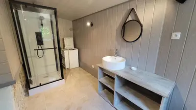 Salle de bains dans l'établissement Gîte au cœur du dday