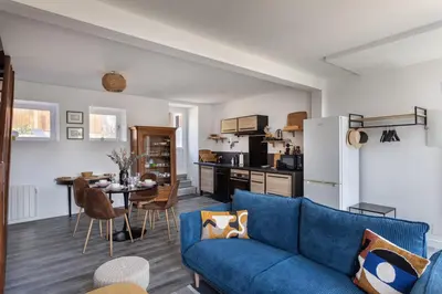 Cuisine ou kitchenette dans l'établissement La Maison de Louise - Superbe maison avec patio
