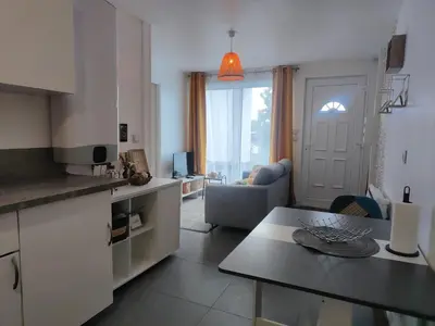 Cuisine ou kitchenette dans l'établissement Gîte PEGASUS - 5 min plage
