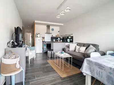 Cuisine ou kitchenette dans l'établissement Appartement T3 avec vue sur port, parking et WiFi - FR-1-746-6