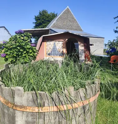 Jardin de l'établissement La Billardière Camping à la Ferme