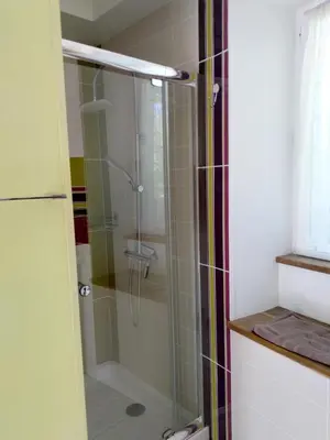 Salle de bains dans l'établissement Gîte La Boulangerie au moulin Neuf
