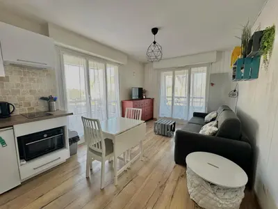 Cuisine ou kitchenette dans l'établissement Le petit Courseulles - entre le port et la mer