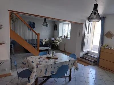 Coin salon dans l'établissement A la découverte du cotentin
