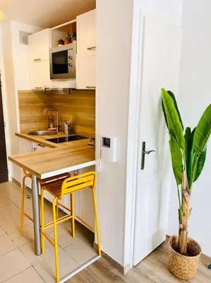 Cuisine ou kitchenette dans l'établissement LAKAZ CREOLE - Caen Centre