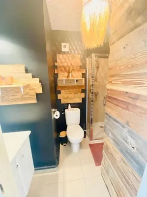 Salle de bains dans l'établissement LAKAZ CREOLE - Caen Centre