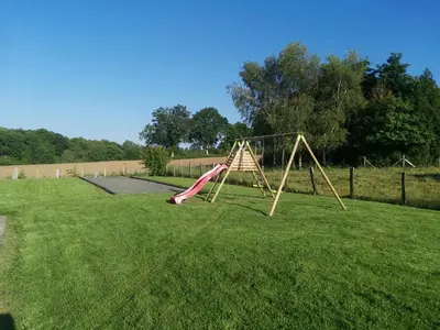 Aire de jeux pour enfants de l'établissement maison secteur Mont St Michel