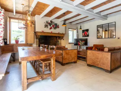 Coin salon dans l'établissement Holiday Home Les Oiseaux by Interhome