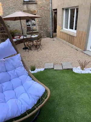 Jardin de l'établissement Beau Loft room proche mont saint Michel jaccuzi illimité en plein centre Avranches