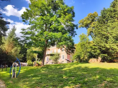 Jardin de l'établissement Authentique appartement de charme - Accès direct Voie Verte au coeur de la Suisse Normande