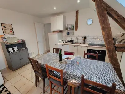 Cuisine ou kitchenette dans l'établissement Authentique appartement de charme - Accès direct Voie Verte au coeur de la Suisse Normande
