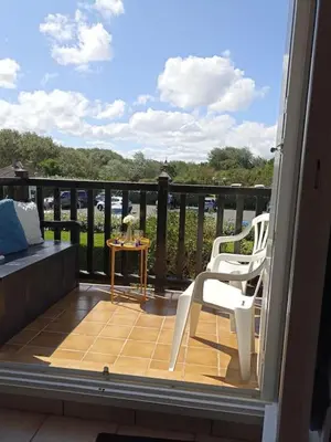 Balcon ou terrasse dans l'établissement Charmant duplex, bord de mer