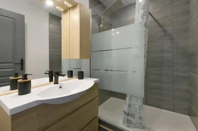 Salle de bains dans l'établissement Le Cotentin - Joli appt 2 chambres à Carentan