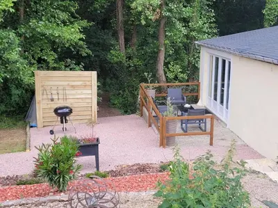 Jardin de l'établissement Gite 6/8 personnes tout confort