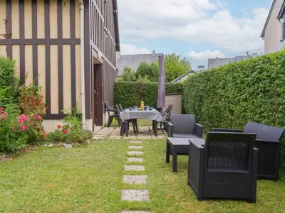 Jardin de l'établissement Holiday Home Les Sylvestres-6 by Interhome