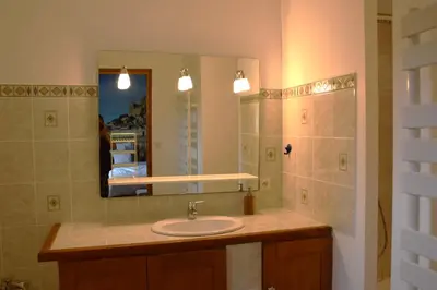 Salle de bains dans l'établissement Baie du Mont Saint Michel, optez pour notre 