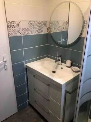 Salle de bains dans l'établissement La maison bleue