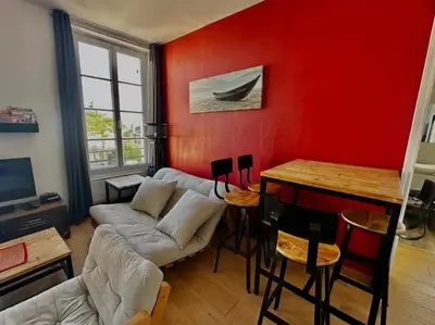 Télévision ou salle de divertissement dans l'établissement La Vigie - 30 m de la mer, petite vue mer